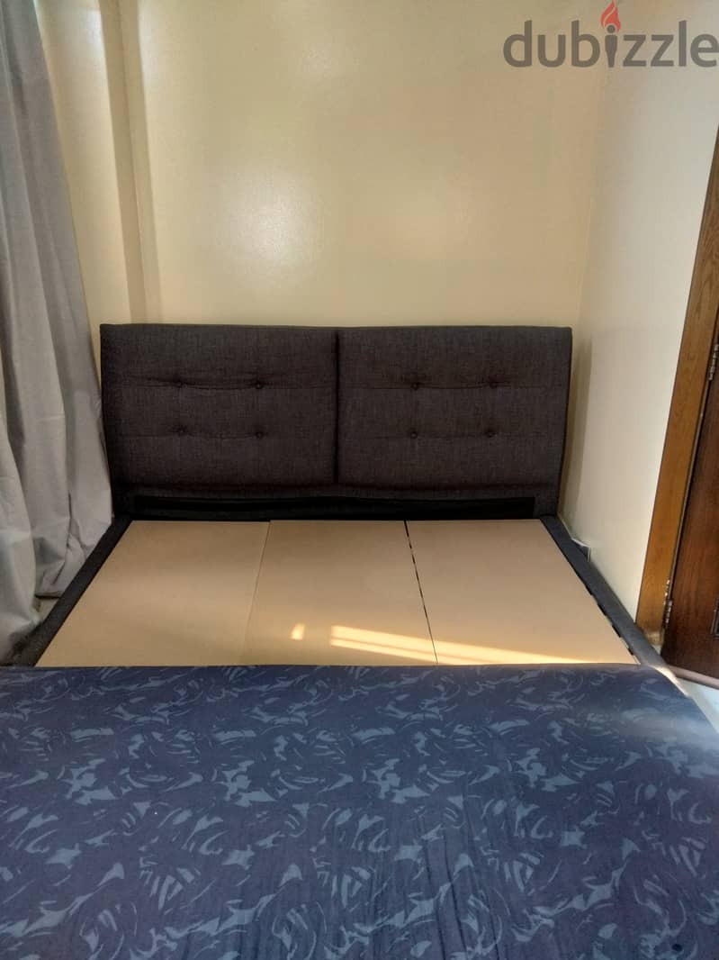 King size Bed 4