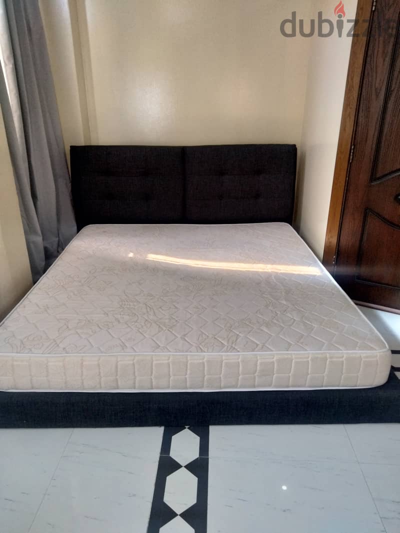 King size Bed 5