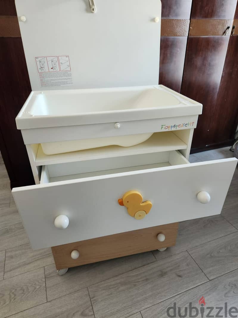 Italian baby bath and changing table in good condition! 5