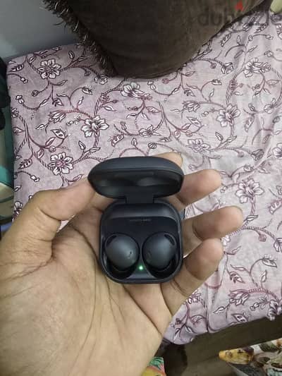 Samsung Buds 2 Pro with box