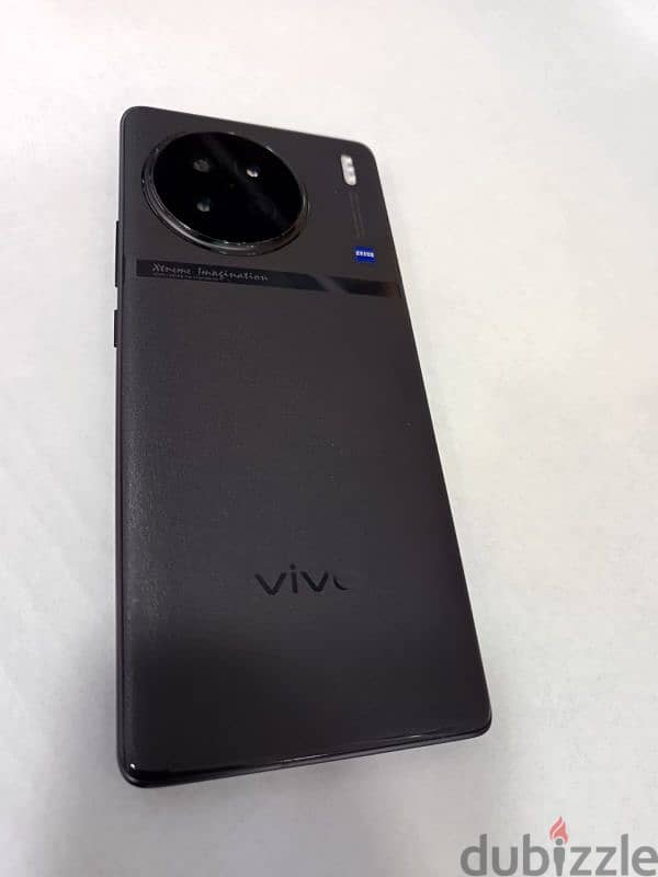 Vivo x90. storage 8/256 1