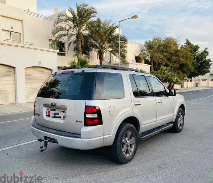 Ford Explorer 2010 model for sale. . . 6