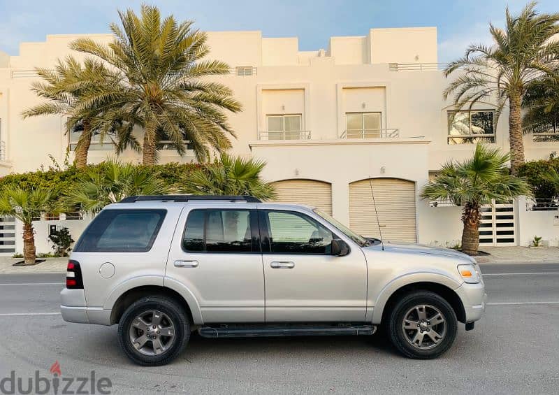 Ford Explorer 2010 model for sale. . . 11