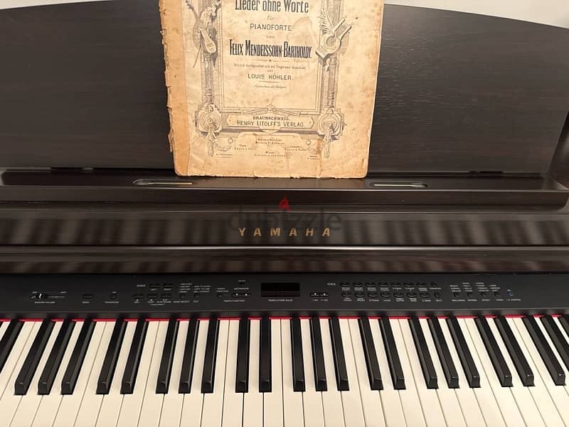 Piano Yamaha 2