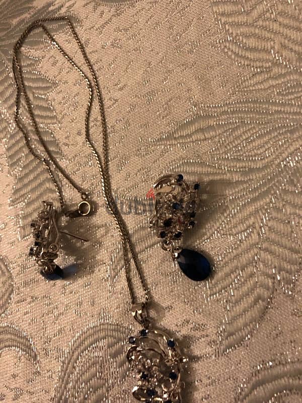 pendant and earings brand new 2