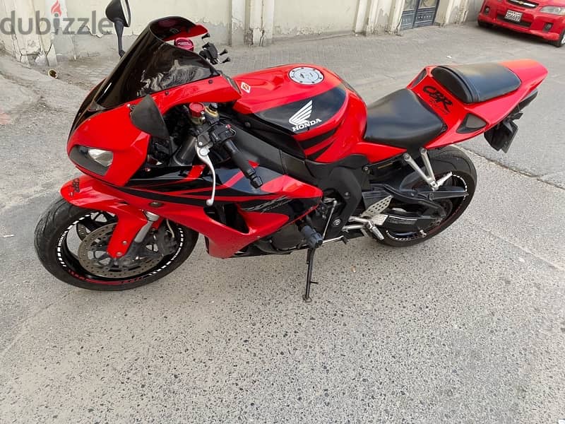 للبيع هوندا CBR 1000cc 3