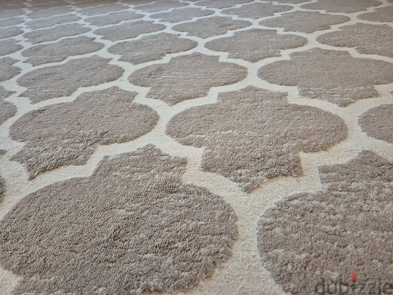 Center carpet ( 2.5 m X 3.5 m) 1