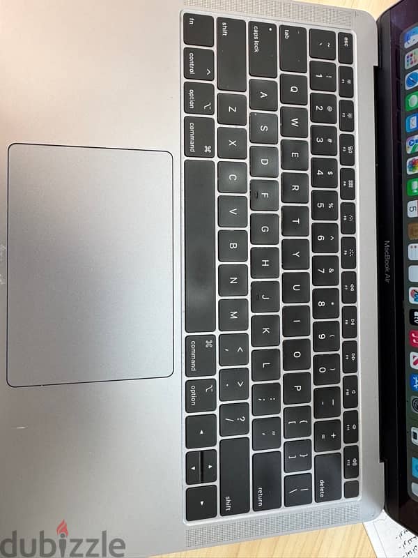 Macbook Air -3.3in (2018) 8gb 256gb Sonoma OS 4