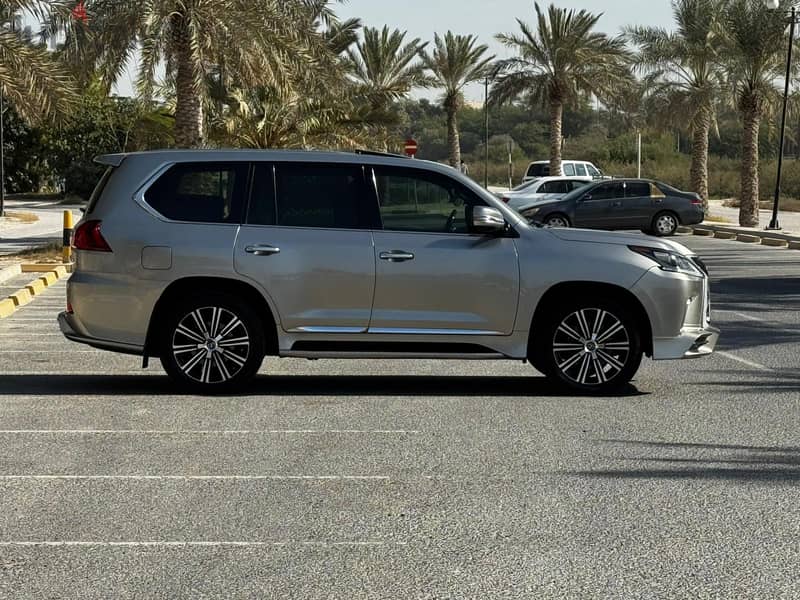 Lexus LX-Series 2018 4