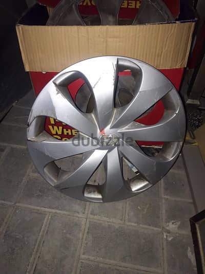 Original Yaris hubcap