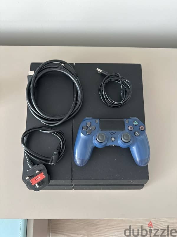 PS4 Console with accessories 0