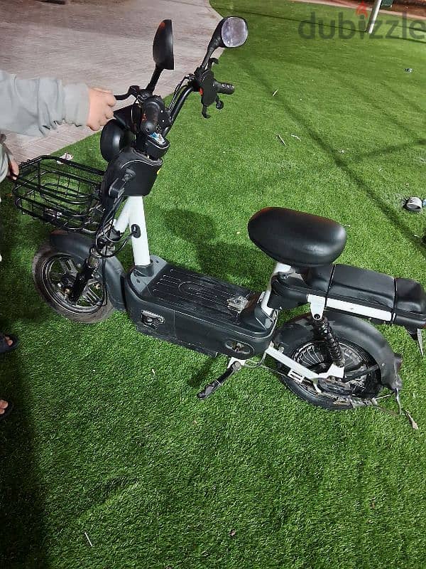 سكوتر  كهربائي     scooter  battrey  little used 1