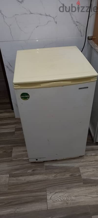 Used Small Samsung Fridge (SRG-148)