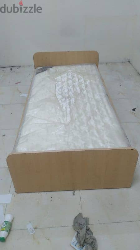 single bed good condition 90×200 1