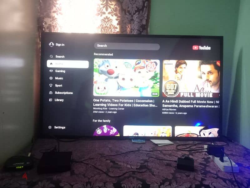 SAMSUNG  50 INCH SMART  LED TV 0