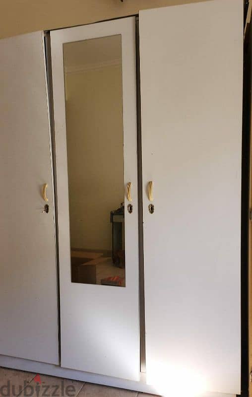 Large Cupboard (3 Door) 3