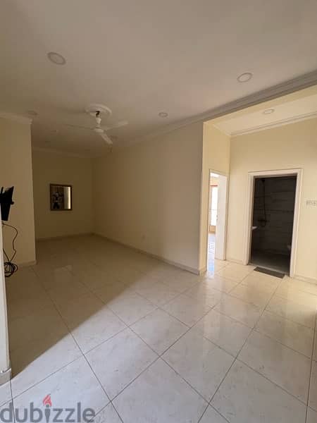 4 Bedroom apartment for rent in Ras Rumman near Zinjex Exchange 0