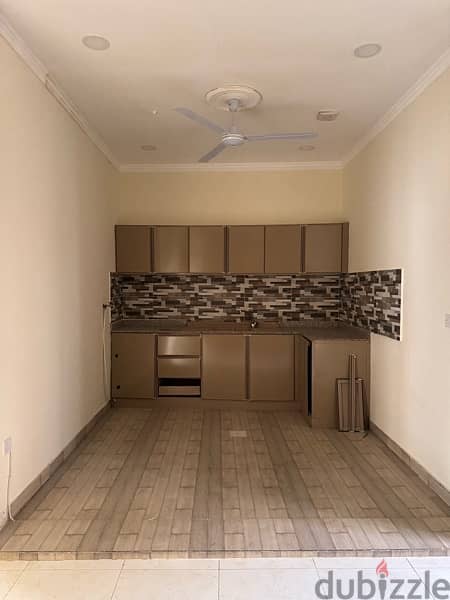 4 Bedroom apartment for rent in Ras Rumman near Zinjex Exchange 4