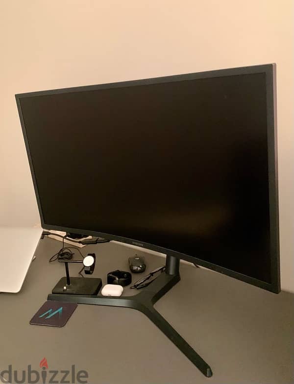 Samsung 32 inch QLED Gaming monitor 1