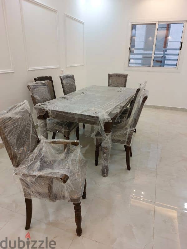 8 seater Dining set for sale 0