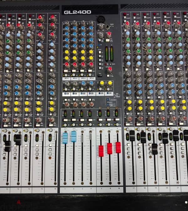 Allen And Heath 32 Channel Mixer 1