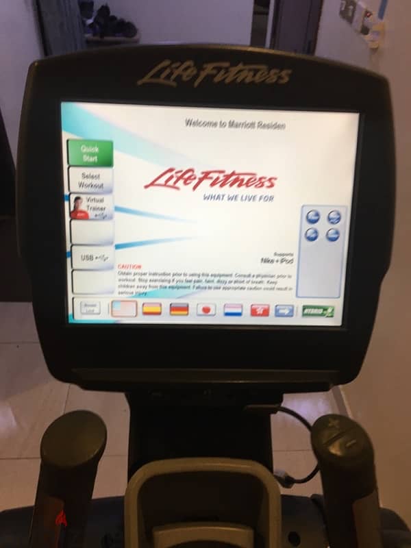 life fitness 95x engage elepitical 1