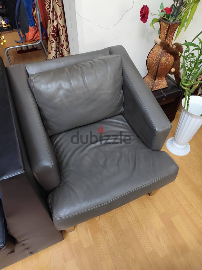 Old Sofa Set ( 5 Seater) with Real Leather 3