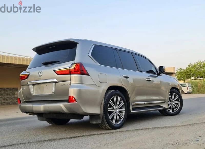 Lexus LX-Series 2017 3