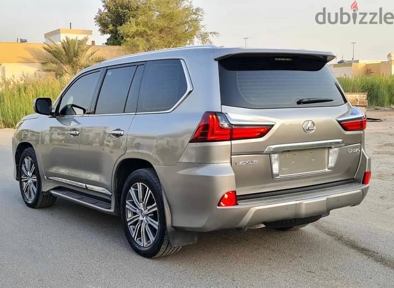 Lexus LX-Series 2017 4