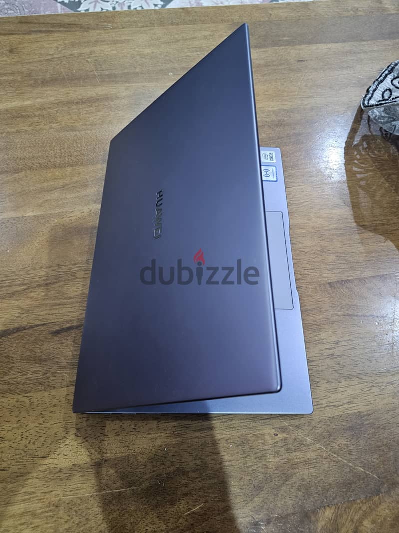 Huwaui Laptop core i5 10th generation 8gb 512GB SSD 3