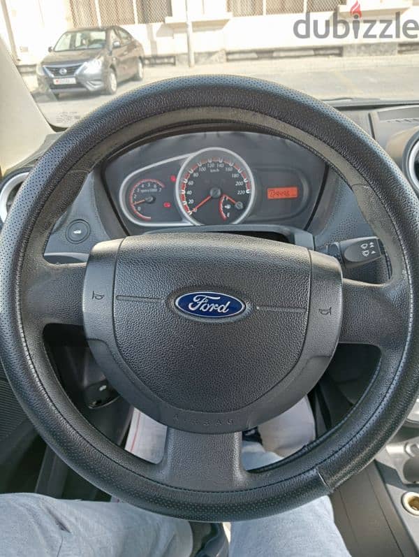 Ford Figo 2013 6