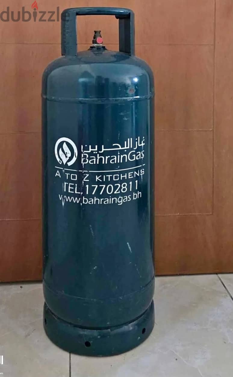 Bahrain Gas Medium Size CylinderAlong with original regulator for sale 0