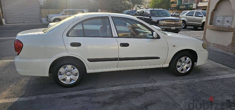 Nissan Sunny 2010 1