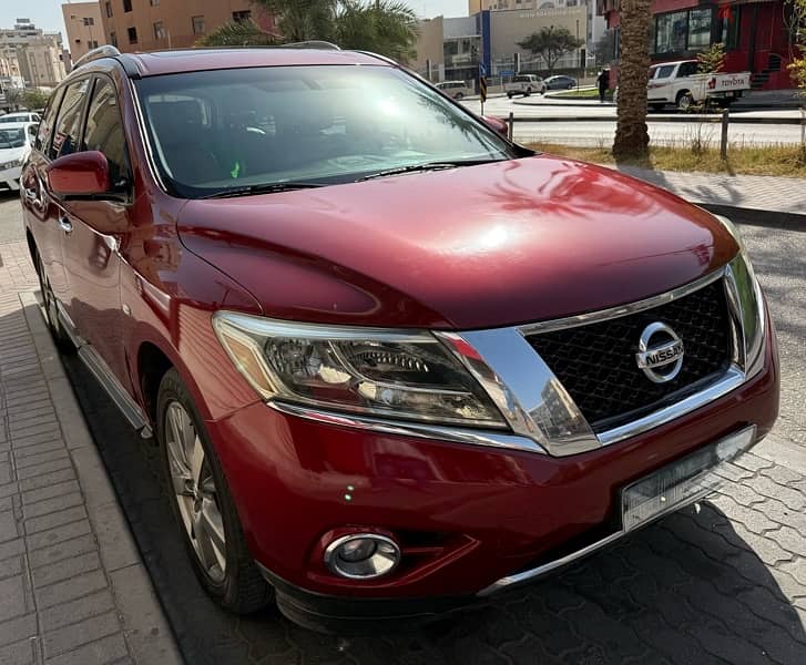 NISSAN PATHFINDER 2013 excellent condition 2