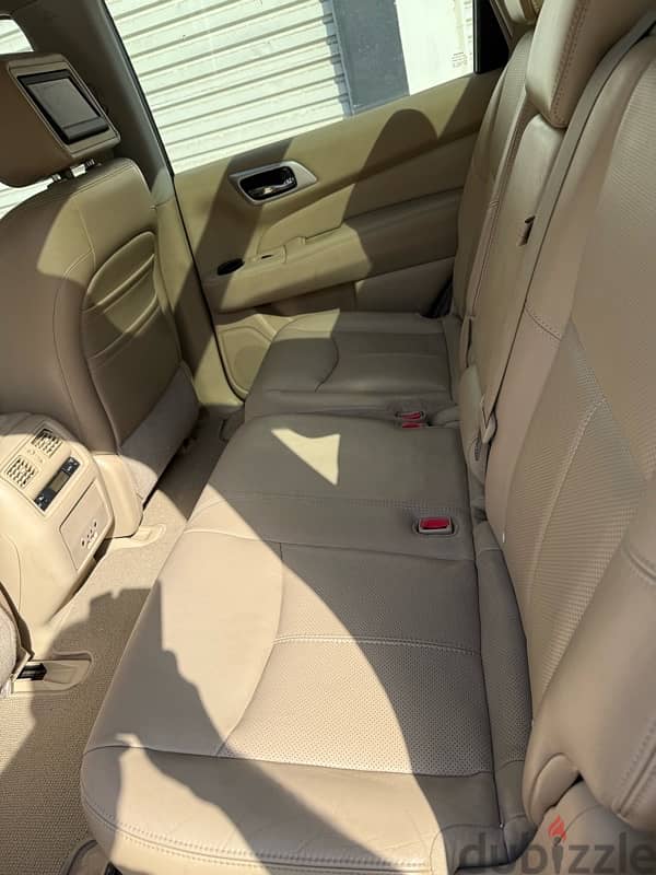 NISSAN PATHFINDER 2013 excellent condition 9