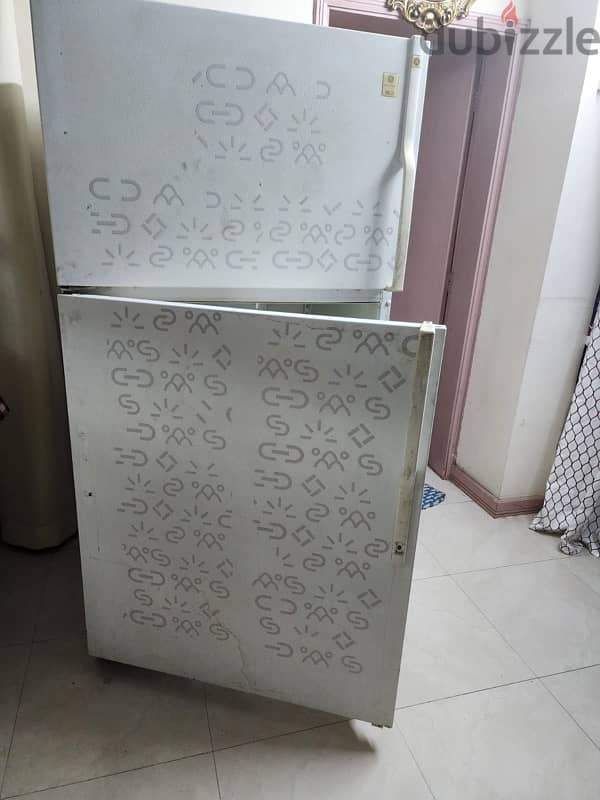 Large Fridge for Sale in Mahooz 0