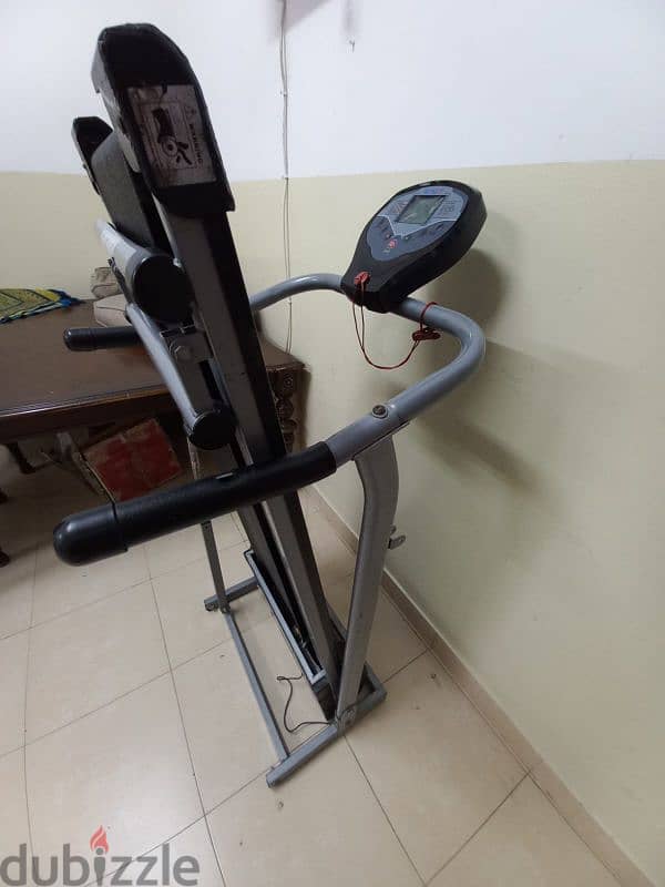 foldable Treadmill home used in good condtion 4