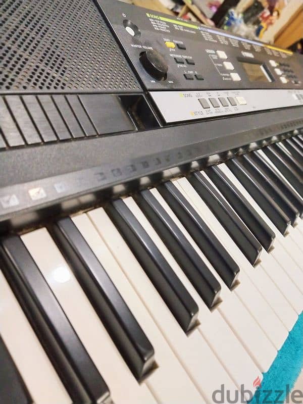 YAMAHA PSR E243 5