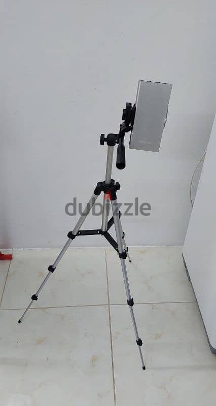 Tripod 0