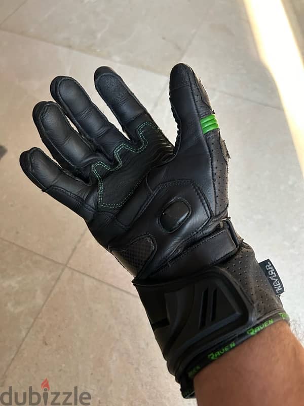 Raven Motorcycle Gloves - Brand New 2