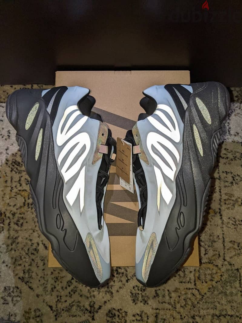 Yeezy Boost 700 2