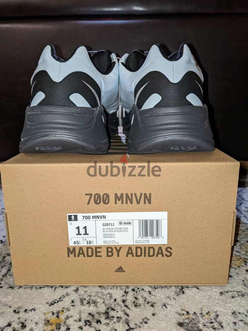 Yeezy Boost 700 4