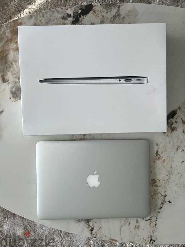 MacBook Air 13-inch 0