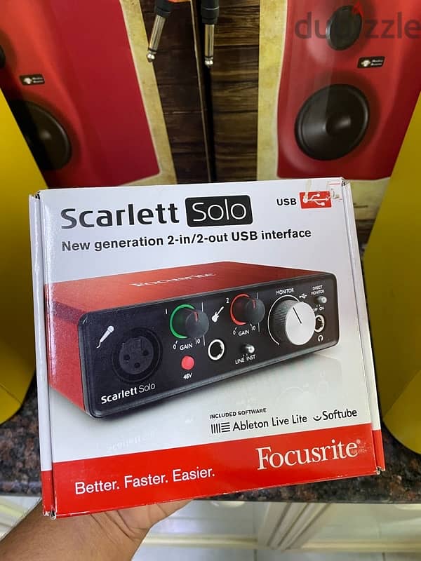 MONKEY BANANA GIBBON 5 (PAIR) STUDIO MONITOR & Focusrite Scarlett Solo 4