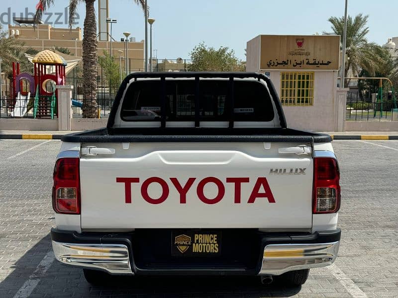 Toyota Hilux 2021 4