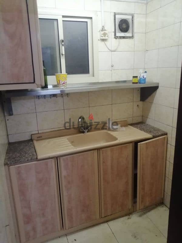 flat for rent with EWA near of alosra restaurant muharaq 1