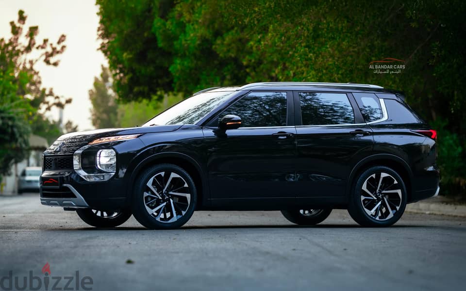 Mitsubishi Outlander 2023 Black | Excellent as New | Immediate Sale 5