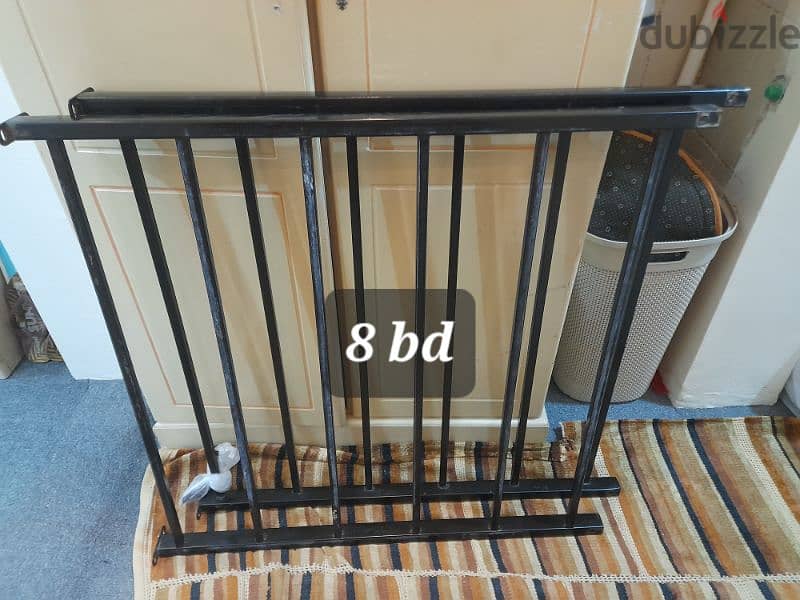 Iron bed in good condition. 0