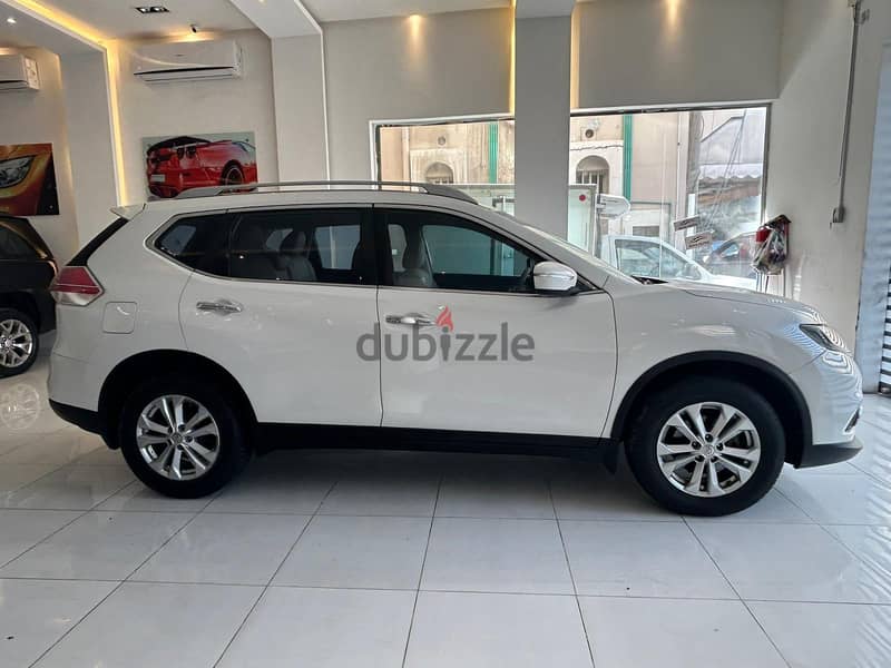 Nissan X-Trail 2015 mid option model FOR SALE 3