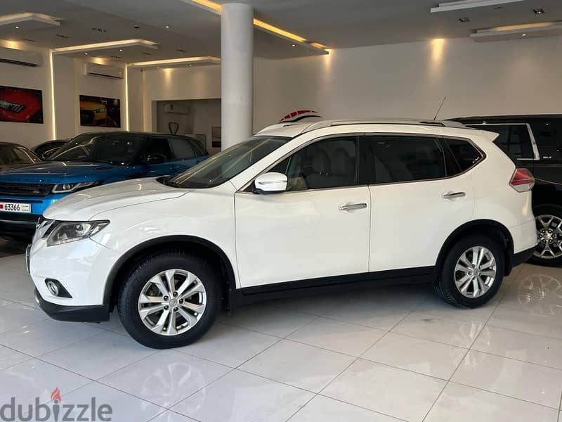 Nissan X-Trail 2015 mid option model FOR SALE 9